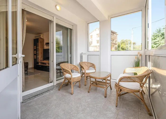 Apartment Magic Moments *